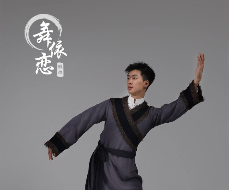 男生美声艺考最好穿什么样的服装