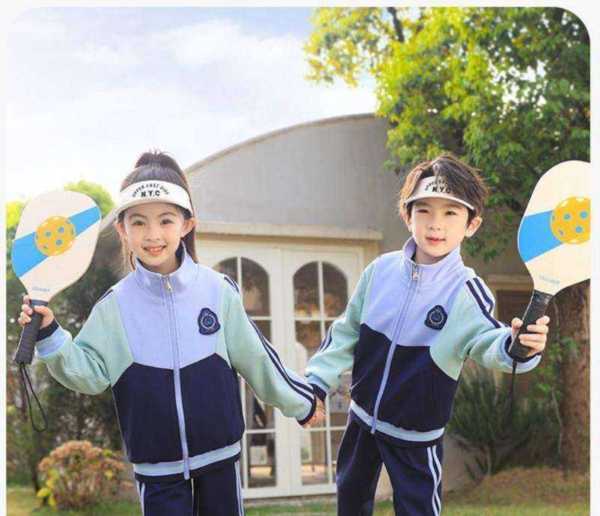 小学生校服照片大全