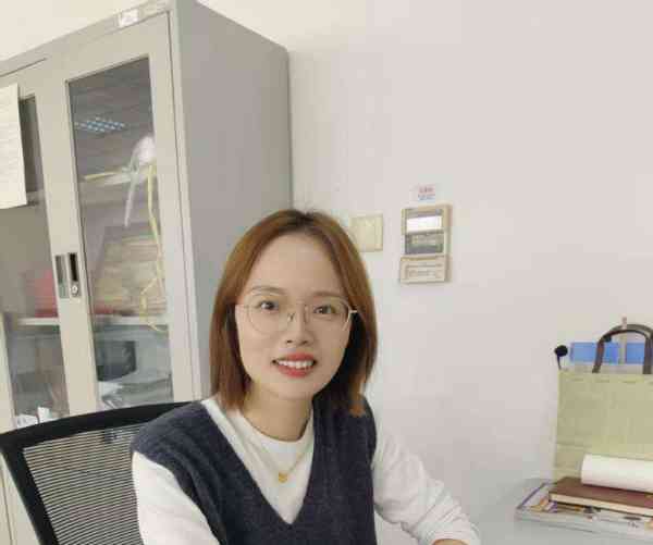 学校办公室主任英语怎么说