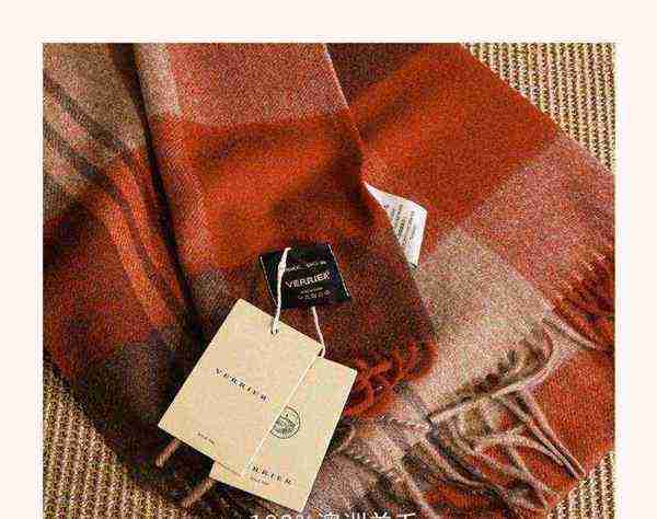 围巾的英文怎么说scarf