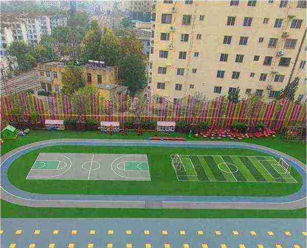 幼儿园活动场地铺什么材料最好