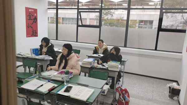 高三艺考生文化课集训和学校的区别