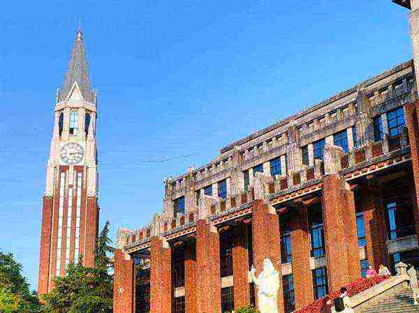 华东政法大学商学院怎么样