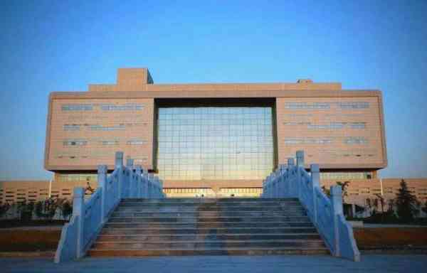 河北科技大学图书馆面积